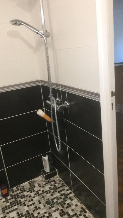 Maison Marylene Possibilite De Louer 2 Chambres Et Un Lit 1Place Supplementaire Ici C'Est Calme Et Simple Entretien Et Petit Dejeuner A Regler Sur Place Vous Gagnez 16 Pour-Cent Givry  Bagian luar foto