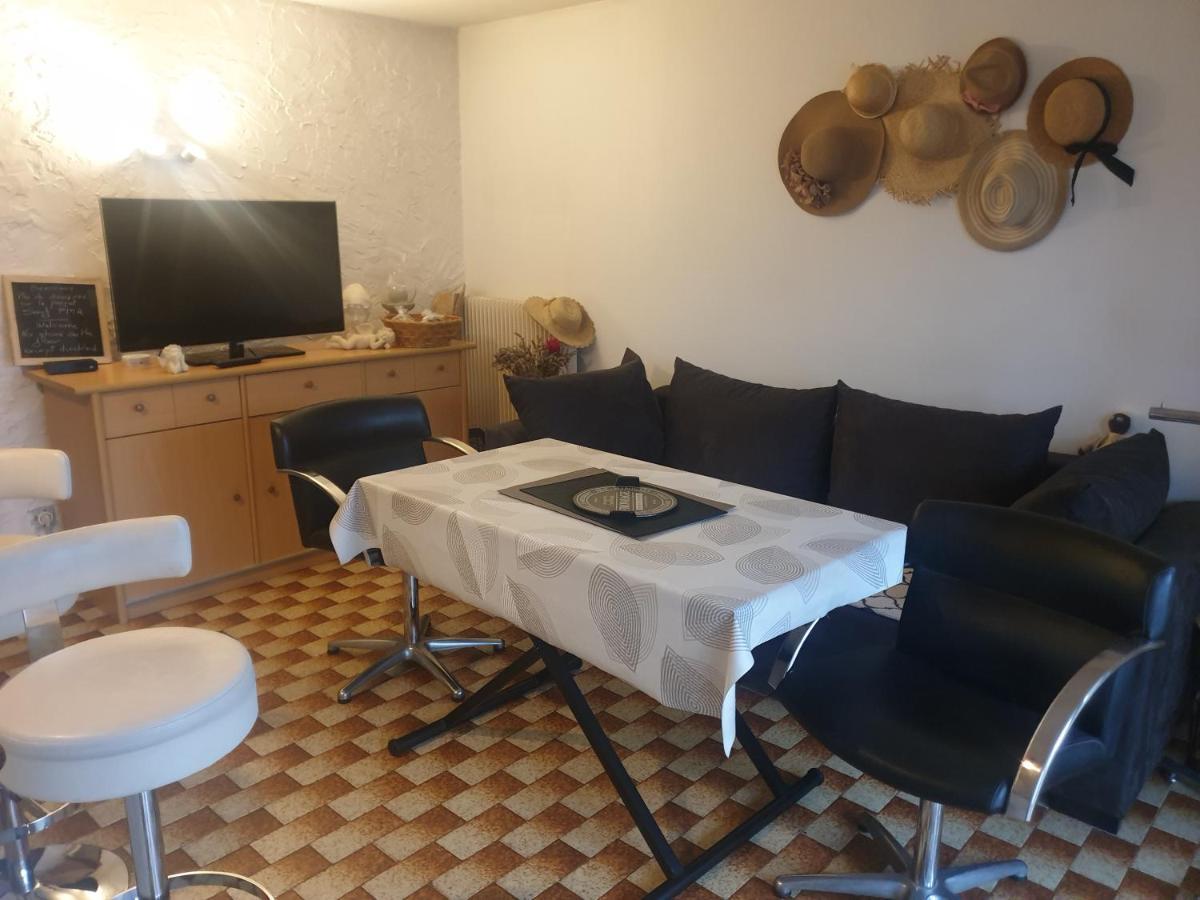 Maison Marylene Possibilite De Louer 2 Chambres Et Un Lit 1Place Supplementaire Ici C'Est Calme Et Simple Entretien Et Petit Dejeuner A Regler Sur Place Vous Gagnez 16 Pour-Cent Givry  Bagian luar foto